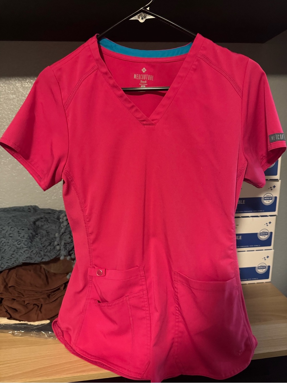 Med Couture Bright Fuchsia V-Neck Short Sleeve Scrub Top and jogger pants